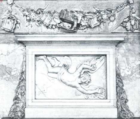 Noord-Holland, 1923, Amsterdam, Het Amsterdamsche Stadhuis-Paleis. Relief en festoen boven de deur der Desolate Boedelkamer. In het relief: de val van Icarus