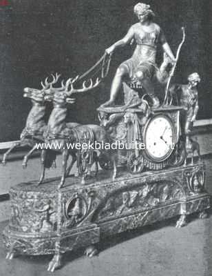 Noord-Holland, 1923, Amsterdam, Het Amsterdamsche Stadhuis-Paleis. Pendule op de schoorsteenmantel in de Vroedschapszaal, met voorstelling van Diana