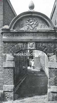 Zuid-Holland, 1923, Gouda, Poortje van het Hofje van Hendrick en Helena Jans 't Hart aan de Nieuwe Haven te Gouda