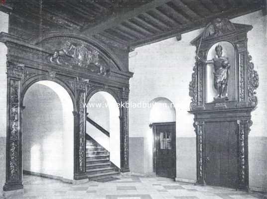 Het Raadhuis te Nijmegen. De voorhal, v.m. schepenzaal