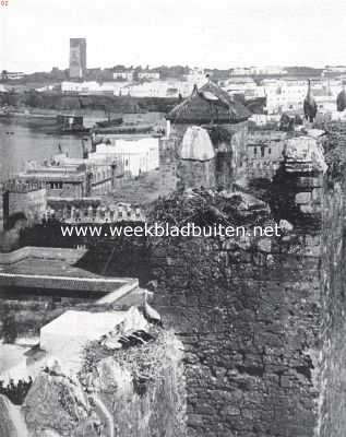 Marokko, 1923, Rabat, Fransch-Marokko. Gezicht op Rabat, de residentie van den sultan van Marokko en van den Franschen gouverneur, met nesten der hier in groot aantal overwinterende ooievaars