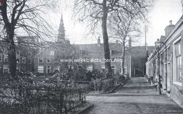 Tuin van het Proveniershuis, gezien van het St. Jorisdoelengebouw te Haarlem