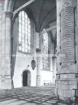 Zuid-Holland, 1923, Gouda, Hoek van de St. Janskerk te Gouda met glazen van Dirk van Zijl (links) en Wouter Crabeth (rechts)