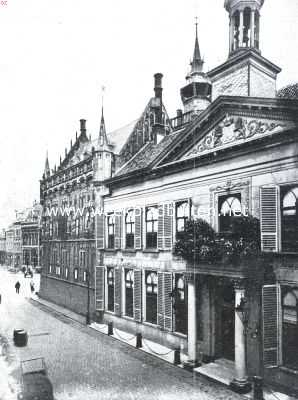 Overijssel, 1923, Kampen, Het oude en nieuwe raadhuis te Kampen