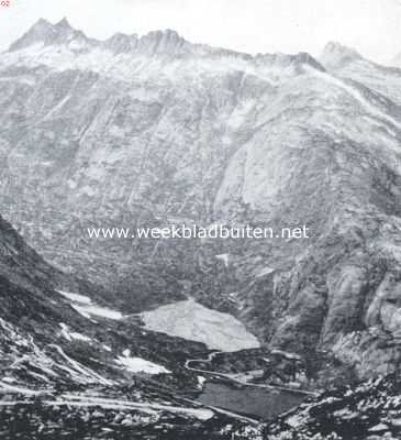 Zwitserland, 1923, Onbekend, Van de Naegelisgraetli omlaag naar de Grimselsee. Aan de westzijde van het Aardal de bergen van het Berner Oberland met den Finsteraarhorn