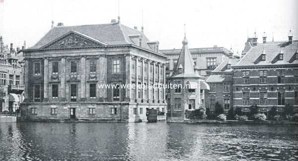 Zuid-Holland, 1923, Den Haag, Het Mauritshuis aan de zijde van den vijver