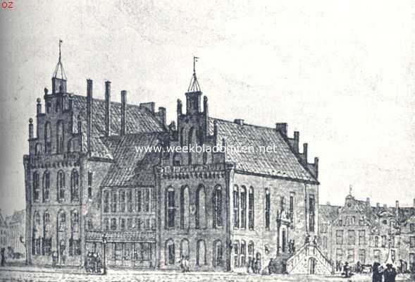Groningen, 1924, Groningen, Groningsche Raadhuizen. Het oude Raadhuis te Groningen, met het daaraan verbonden Wijnhuis, gezien van het Noorden. Links het Wijnhuis, beide gebouwen zijn in 1773 afgebroken
