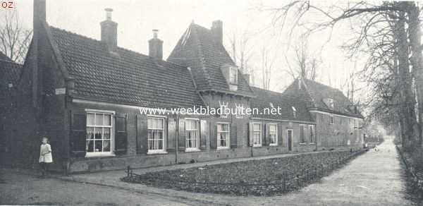 Noord-Holland, 1924, Haarlem, Haarlemsche hofjes. Het hofje van Heythuysen, de voorzijde aan den Hout