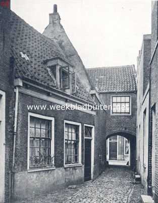 Noord-Holland, 1924, Haarlem, Poortje tegenover het Blokshofje te Haarlem