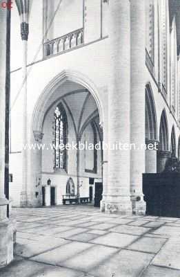 Noord-Holland, 1924, Haarlem, De oude Sint Bavokerk te Haarlem. In de kruisbeuk van de St. Bavokerk te Haarlem