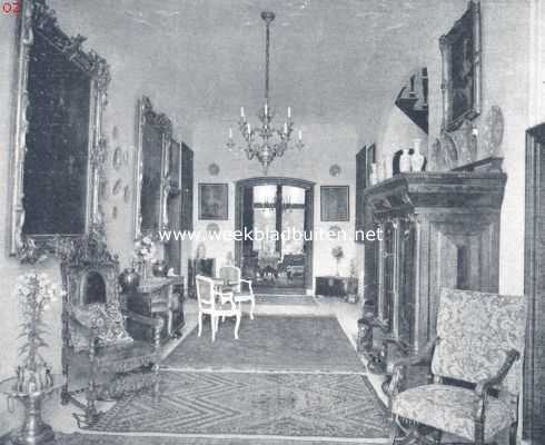 Het huis Zwaluwenburg bij Elburg. De vestibule