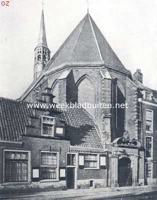 De St. Janskerk te Haarlem, gezien van de Jansstraat, links de kosterij