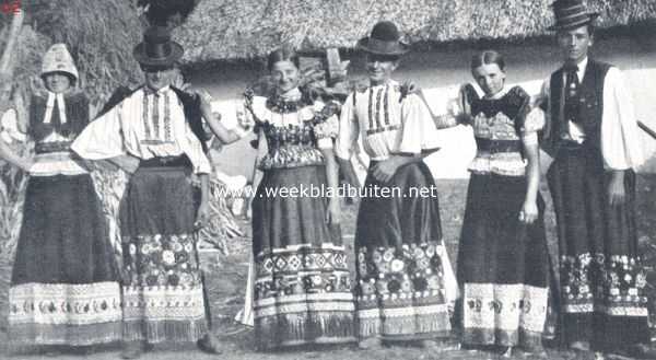 Hongarije, 1924, Onbekend, In Oost- en West-Hongarije. Verloofde paren van het Matyo-volk
