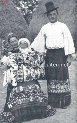 Hongarije, 1924, Onbekend, In Oost- en West-Hongarije. Matyo-echtpaar met kind