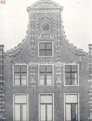 Noord-Holland, 1924, Haarlem, Haarlem. Halsgevel aan de Groote Markt