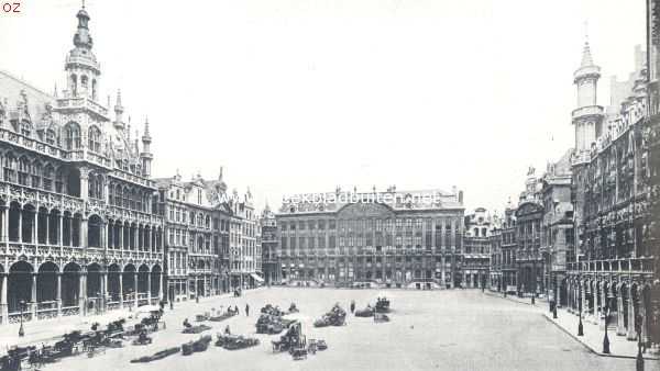 Belgi, 1924, Brussel, De Groote Markt te Brussel. Links het Brood- of Koningshuis, in het midden het Hertogenhuis