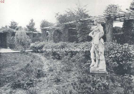 Nederland, 1924, Onbekend, Het moderne landhuis. Pergola met florabeeld