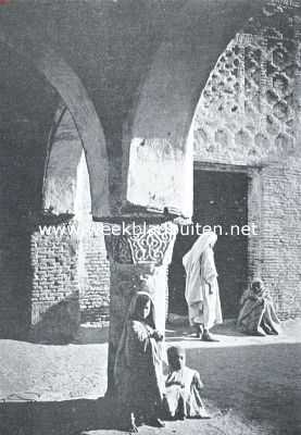 Tunesi, 1925, Onbekend, Een sproke-land. De Djerid (Zuid-Tunesi). Een straathoekje te Toreur