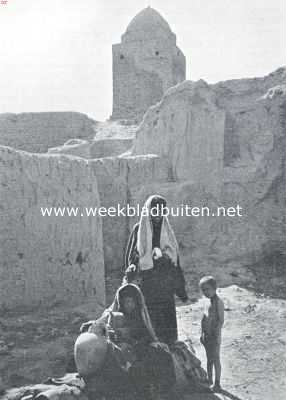 Tunesi, 1925, Nefta, Een sproke-land. De Djerid (Zuid-Tunesi). In de schaduw van Nefta's muren