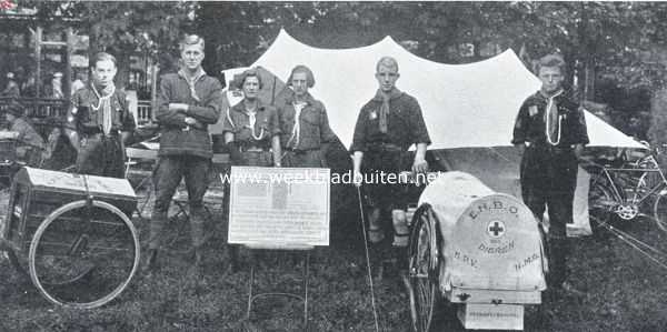 Nederland, 1925, Onbekend, Brigade voor eerste hulp bij ongelukken aan dieren. Padvinders met dierenambulance