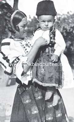 Onbekend, 1925, Onbekend, Jonge Joegoslavir op den arm zijner moeder