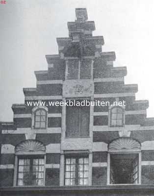 Noord-Holland, 1925, Amsterdam, Amsterdamsche trapgevels. Bovengedeelte van een gevel aan het Singel te Amsterdam