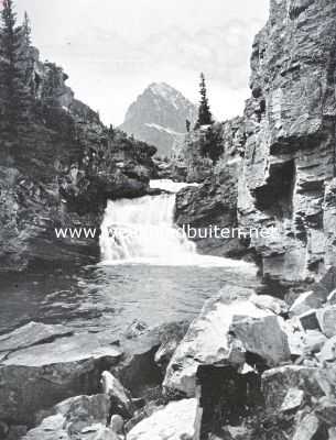 Amerika, 1925, Onbekend, Waterval der Two Medicine River in het Glacier National Park. In het noordwesten der Vereenigde Staten van Noord-Amerika