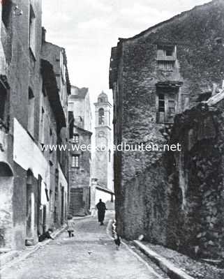 Frankrijk, 1925, Cort, Een der hoofdstraten te Cort op Corsica