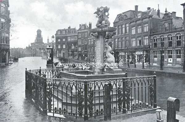 Leiden. Vischmarkt met fontein