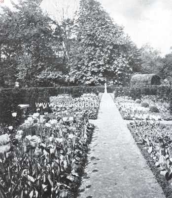 De Voorjaarsbloemententoonstelling te Heemstede. Tulpenweelde in een Oud-Hollandschen tuin