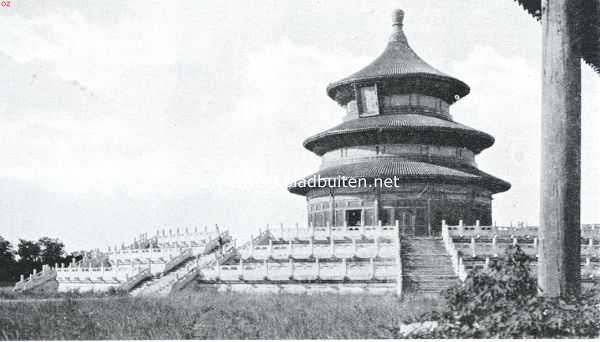 China, 1925, Beijing, Peking. De tempel des hemels in het gelijknamige tempelcomplex