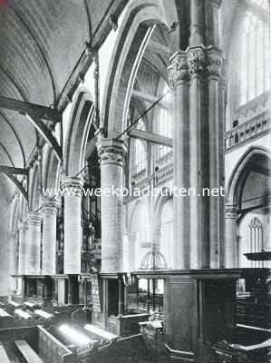 Noord-Holland, 1925, Amsterdam, De Oude Kerk te Amsterdam. Zuilen tusschen zij- en middenbeuk