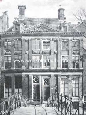 Noord-Holland, 1925, Amsterdam, Het Raadhuis van Amsterdam en zijne verbouwing. Door Ph. Vingboons ontworpen gevel aan den O.Z. Voorburgwal, gesloopt ten behoeve van de verbouwing van het Raadhuis