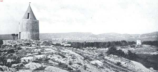 Bij den molen van Daudet. In de verte de 