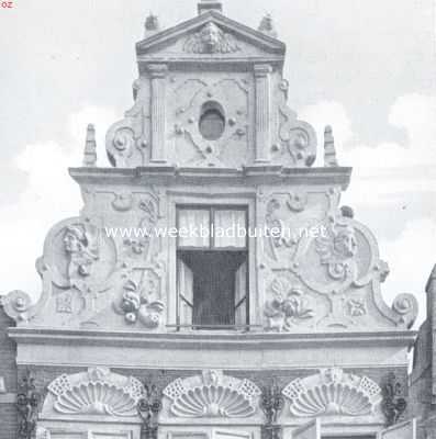 Groningen, 1925, Groningen, Fraaie gevels te Groningen. Top van een gevel aan de Poelestraat