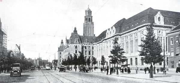 Zuid-Holland, 1926, Rotterdam, Rotterdam. De Coolsingel met het Stadhuis en het nieuwe postkantoor