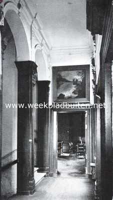 Noord-Holland, 1926, Amsterdam, Het Trippenhuis. Bovengang met dessus-de-porte, geschilderd door Allart van Everdingen