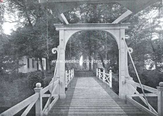 Gelderland, 1926, Heukelom, Het kasteel Heukelom. Voorhof en oprijlaan, gezien van het kasteel af