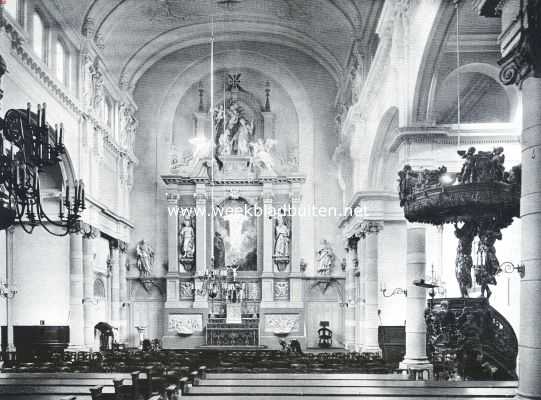 Zuid-Holland, 1926, Rotterdam, De Oud-Katholieke kerk aan den N. Binnenweg te Rotterdam. Gezicht op het altaar