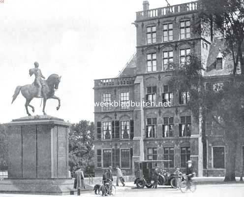 Het Buitenhof, met het standbeeld van koning Willem II