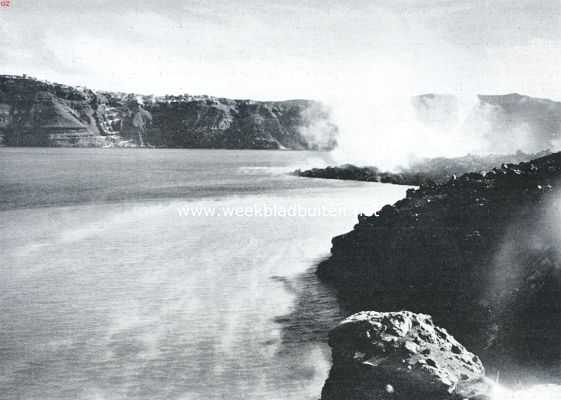 Griekenland, 1926, Thra, De steile oeverwand van het randeiland Thera, met het plaatsje Phira, gezien van Santorin af