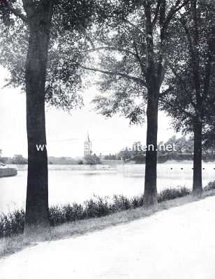 Naarden's vestingwerken. De Binnenvestinggracht bij bastion Promers, gezien van den Bedekten Weg