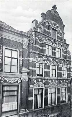 Friesland, 1927, Leeuwarden, Gevel in de St. Jacobstraat te Leeuwarden