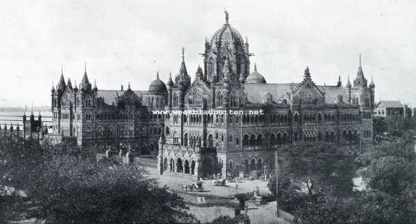 India, 1927, Mumbai, Aspecten van Bombay. Bombay. Het Victoria Terminus-Station