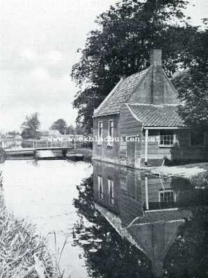 Zuid-Holland, 1927, Rijnsaterwoude, Leimuiden en Rijnsaterwoude. Voorhuis van een boerderij met boenhok te Rijnsaterwoude