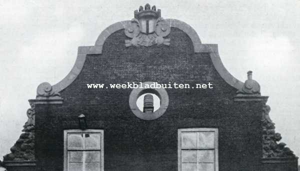 Zuid-Holland, 1927, Delft, Gemeentelijke Keuringsdienst in het Oude Delft. Top van den achtergevel van het Boterhuis te Delft