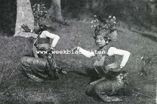 Indonesi, 1927, Onbekend, Over Bali en Balineesche Kunst. Twee lgongs in de vrije natuur