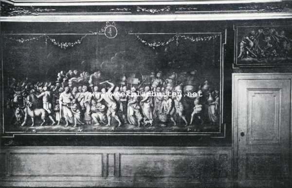 Overijssel, 1927, Almelo, Het Hofkes Huis te Almelo. Wand met deur in de Groote Achterzaal. Gevangenen en buit in den zegetocht