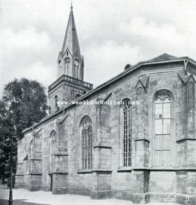 Overijssel, 1927, Enschede, Kerk en Toren der Ned. Herv. Gemeente te Enschede. De Ned. Herv. Kerk te Enschede, gezien van het Zuidoosten