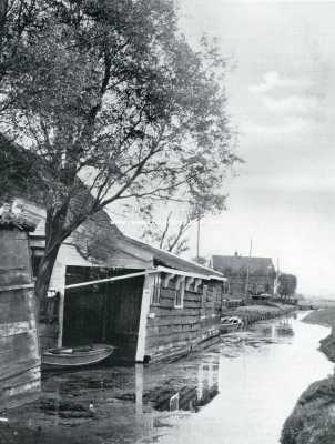 Noord-Holland, 1927, Amsterdam, Een landelijke idylle onder den rook van Amsterdam. Een schilderachtig boothuis in den Sloter- en Baarsjespolder